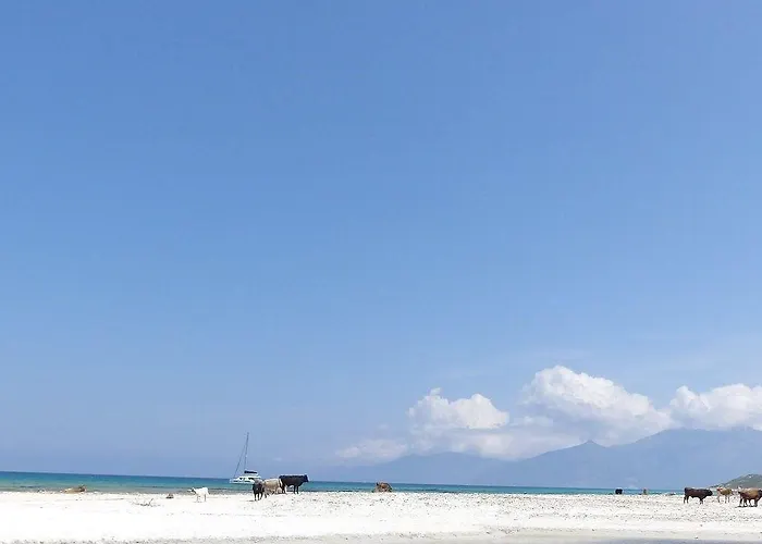 Aghjanella Oda ve Kahvaltı 3*