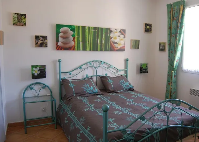 Aghjanella Frühstückspension 3*